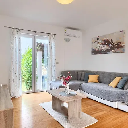 Dom wakacyjny House Marlena Pula