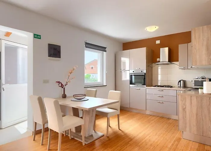 House Marlena 풀라