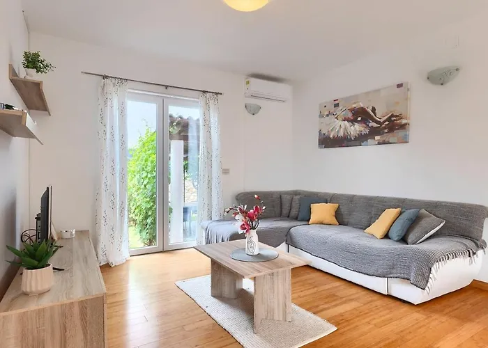 펜션 House Marlena 풀라