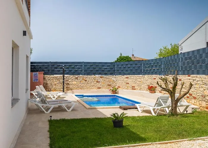 House Marlena 풀라