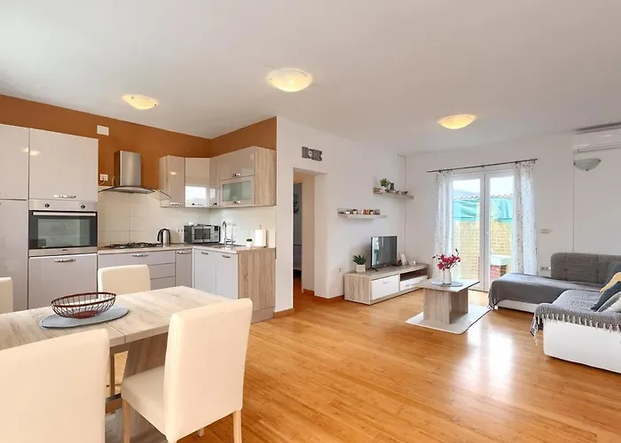 House Marlena * 풀라